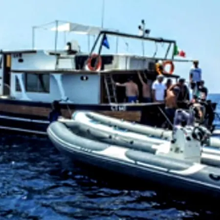 Odissea Boat Hotel & Tour *