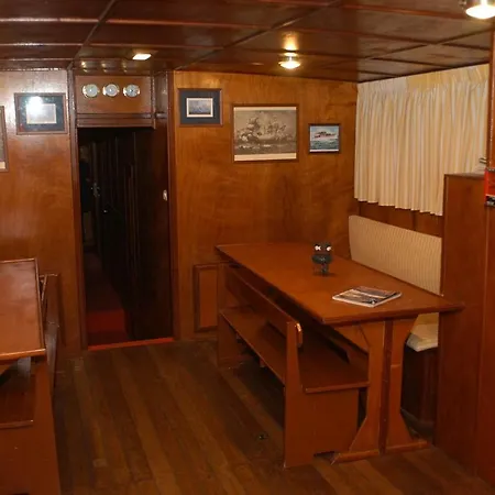 Botel Odissea Boat Hotel & Tour Palmi